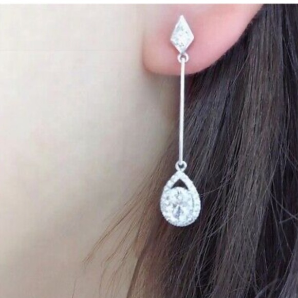 New Sterling silver diamond stone earrings - Picture 4 of 4